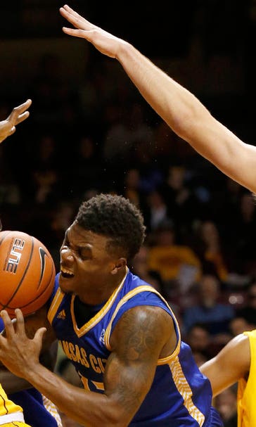 Pitino's Gophers surge past UMKC in second half